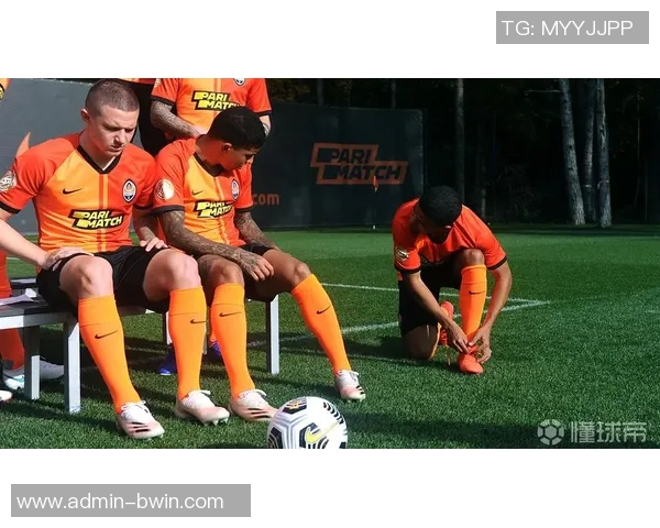 矿工足球队奋勇拼搏展现团队精神与不屈斗志的精彩瞬间